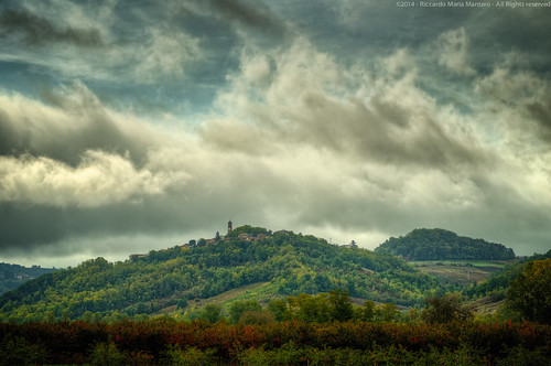 autumn sky italy fall colors clouds countryside village riccardo oltrepo mantero potd:country=it monlealealto
