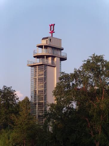 Gruga-Turm mit Tulpe