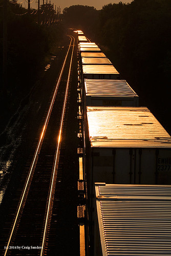trains norfolksouthern sunsetphotography amherstohio latedaylighting intermodaltrains nschicagoline