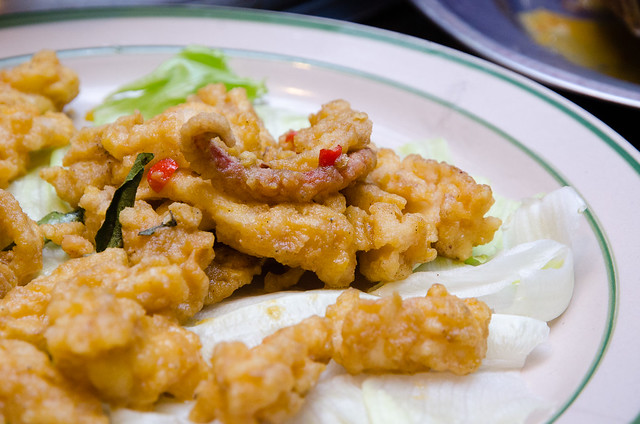 Tanah Aina Farrah Soraya's dinner dish, Fried squid with salted egg