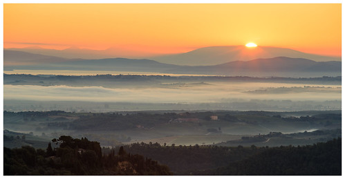 italy mist sunrise landscape tuscany montepulciano lightroom morningmist enfuse