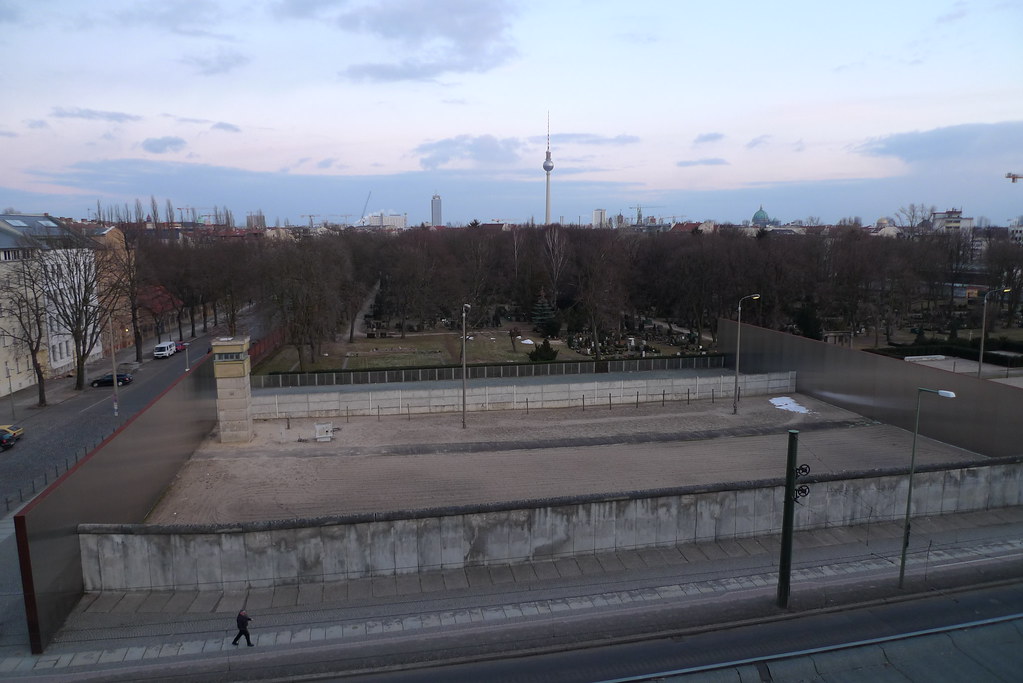 Berliinin muurin muistomerkki - Gedenkstätte Berliner Mauer