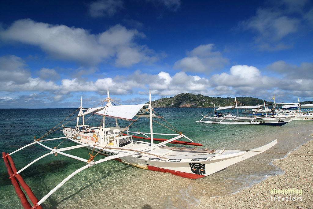 tour boats at the western beach, Cabugao Gamay Island