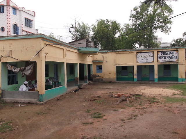 Madrasha Dinia Madania at Khakhragarh, Burdwan.