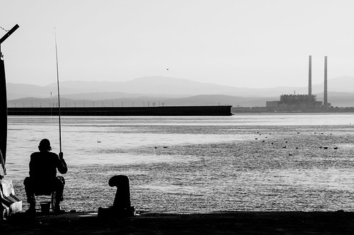 piombino toscana silhouette pescatore fisherman porto blackandwhite bnw sea fisher sunrise people