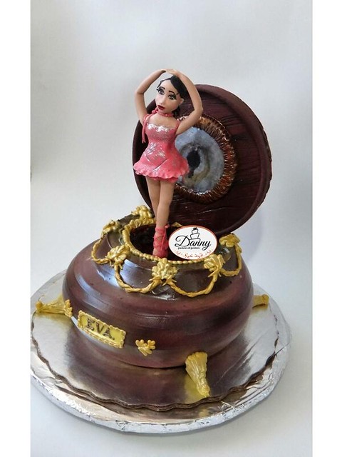 Chantilly Cake with dancer and cover in fondant by Danny Washington of Danny, Pasteles y Postres