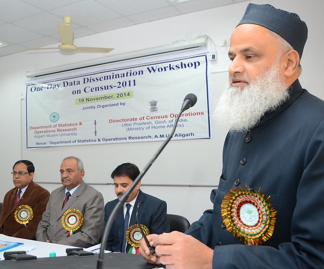 Prof. Qazi Mazhar Ali addressing the workshop at Department of Statistic and Operation Research.