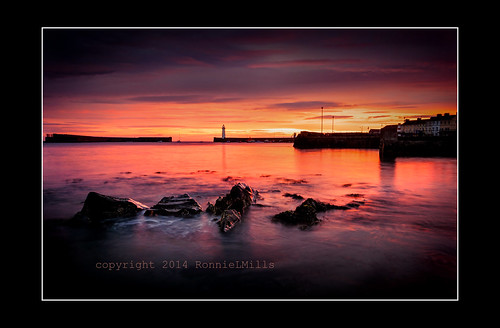 county morning ireland light orange lighthouse sunrise dawn early nikon purple harbour indigo down northern donaghadee autofocus d90