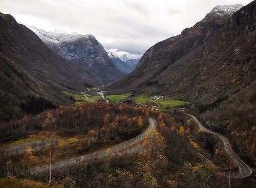 road travel autumn mountains norway canon valley g11 sognogfjordane strynvalley