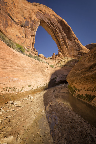 fall utah ut rocks arch hiking review canyon glencanyonnationalrecreationarea brokenbowarch