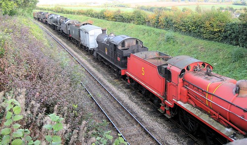 tank railway steam u preserved locomotives gwr ropley 5224 midhants 31625