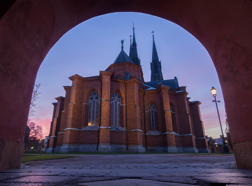 pink fall church angel evening cathedral sweden dusk olympus uppsala sverige höst domkyrkan