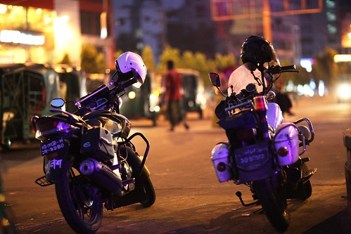 street light night police motorbike bangladesh carwindow chittagong laalkhanbazaar cdaavenue
