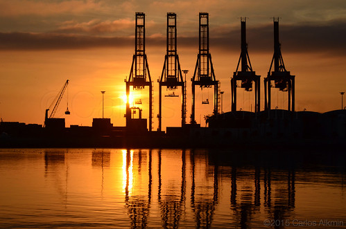 sea water silhouette port sunrise puerto dawn bay harbor reflex spain espanha europa mediterranean crane andalucia cranes espana costadelsol malaga andaluzia