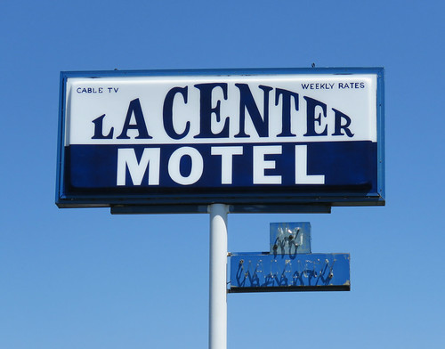 plasticsign motels vintagemotels smalltown lecenter kentucky
