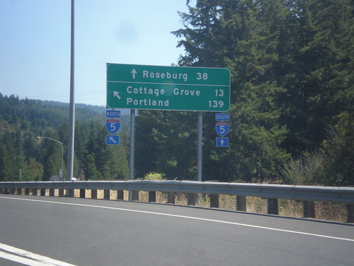 sign oregon i5 intersection shield douglascounty pacifichighway biggreensign distancemarker umpquahighway or38 freewayjunction or99