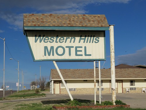 homemadesign vintagesign smalltown motel vintagemotel hillcity kansas highplains