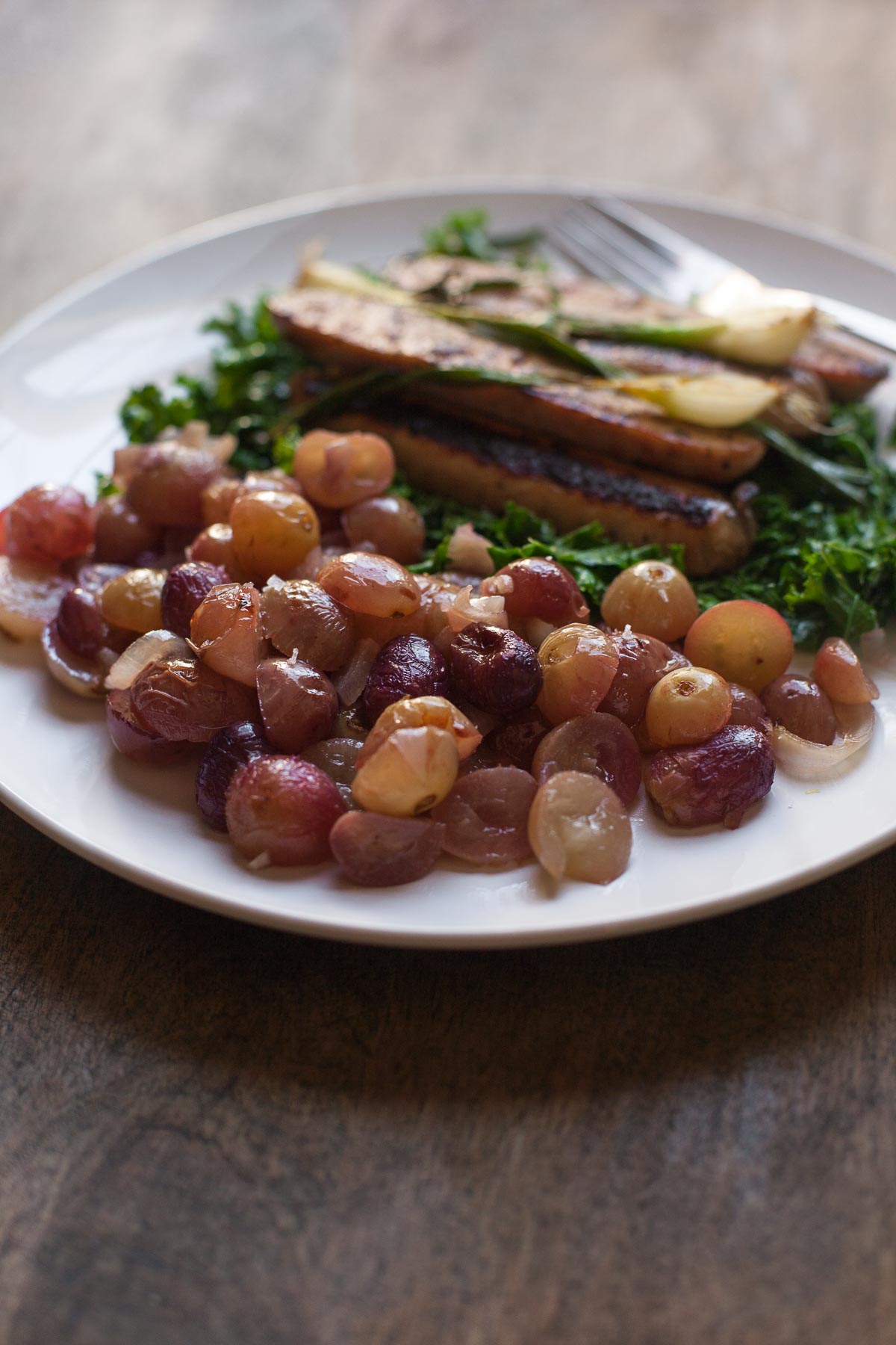 Chicken Apple Sausage with Kale and Roasted Grapes | acalculatedwhisk.com