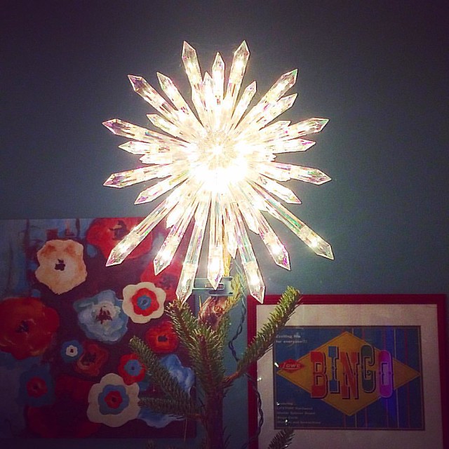 Magical crystal Christmas tree topper. 🌟