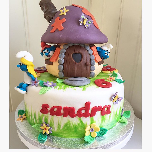 Smurfs House Cake by Veronica Aster Fd Poock