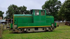 Sabres, vieux trains - Photo of Commensacq