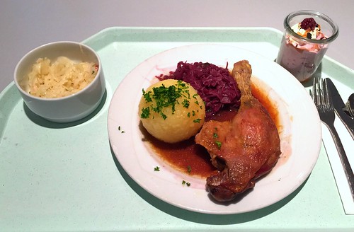 Duck leg with red cabbage & potato dumpling / Entenkeule mit Blaukraut & Kartoffelknödel