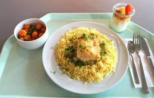 Codfish in fennel vegetables in saffron sauce on rice / Kabeljau auf Fenchelgemüse in Safransauce und Reis
