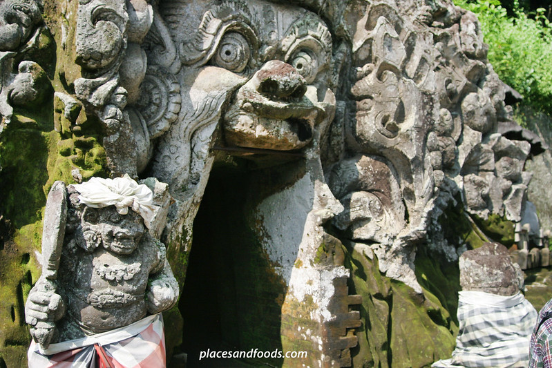 goa gajah cave entrance