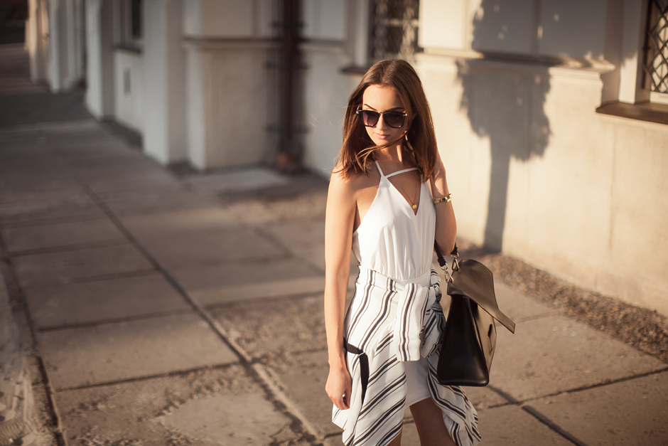 white-mini-dress-outfit-ideas