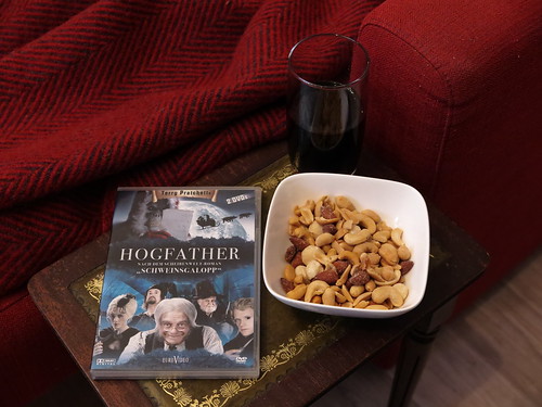 Coca Cola und Edel-Nuss-Mix zum Film "Hogfather"