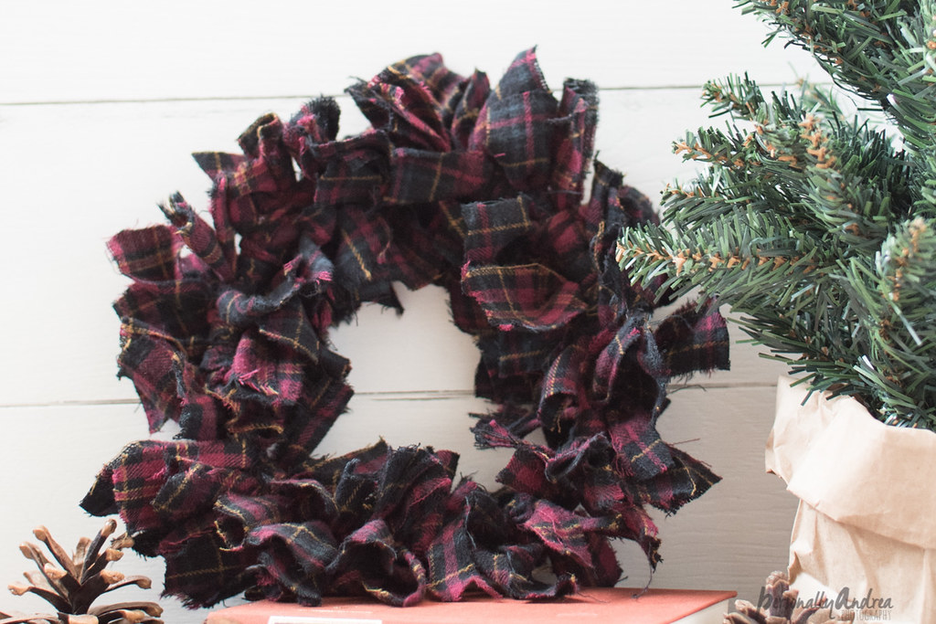 Plaid Flannel Wreath on Emboidery Hoop Frame for Winter