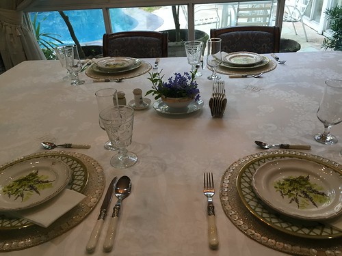 Table setting, with centerpiece