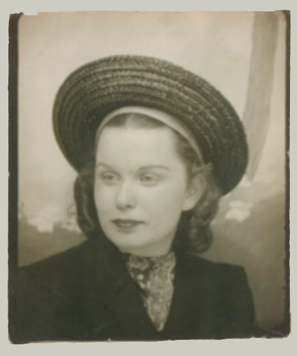 Photobooth Girl with Hat