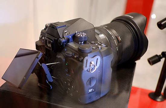 Pentax-full-frame-DSLR-camera-3-550x357