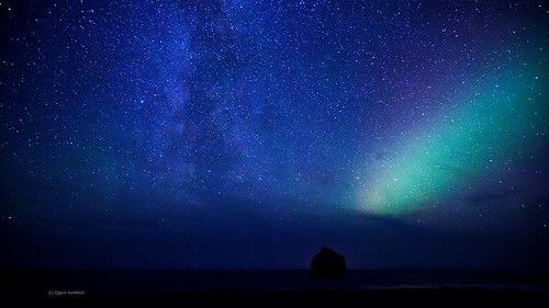 Milkyway & Aurora Borealis (D148290