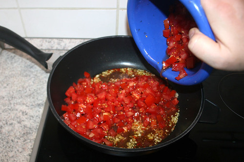 23 - Tomaten hinzufügen / Add tomatoes