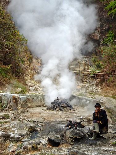 indonesia java energy earth steam crater heath bandung geothermal garut kamojang