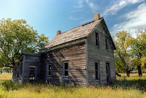 abandoned film farmhouse