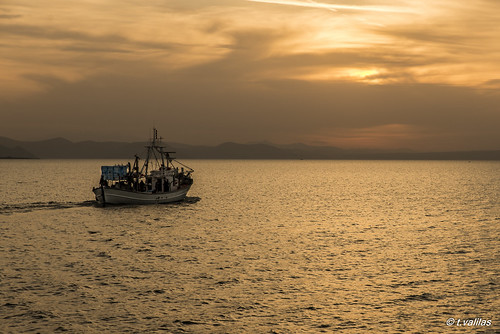sunset sea sky fishermen outdoor greece fishingboats goldenhour artaki evia euboia euboea neaartaki newartaki