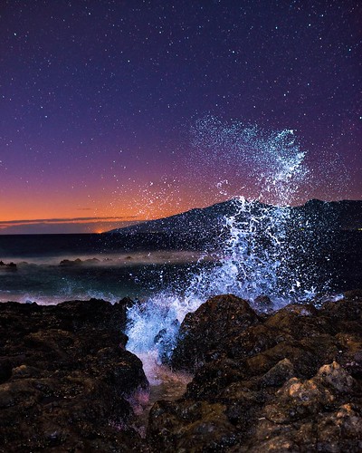 Follow Scott Reither for more of his breathtaking travel and landscape photos! “Waterdance” Maui, Hawaii | Photography by Scott Reither by #Nature4Picture Download more at : http://bit.ly/1YODTek