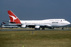 Qantas B747-438 VH-OJI LHR 12/08/1995