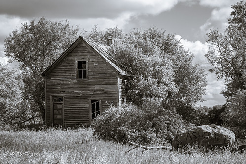 abandoned farmhouse