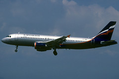 Aeroflot A320-214 VP-BWD BCN 02/08/2005