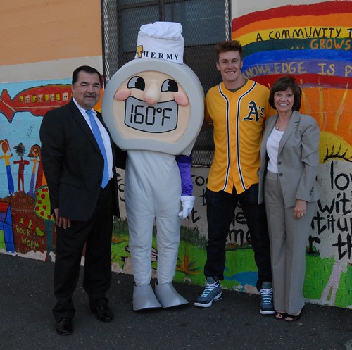 Deputy Under Secretary for Food Safety Alfred V. Almanza, California Department of Agriculture Secretary Karen Ross, and Oakland A’s player Mark Canha visited a California elementary school to teach students about food safety. 