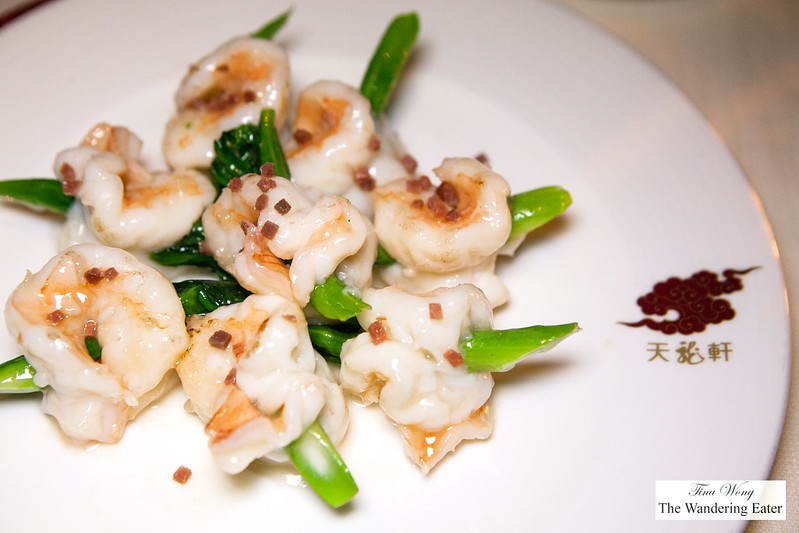 Sautéed prawn skewed with Jin Hua ham and vegetable (金腿碧玉簪蝦球)