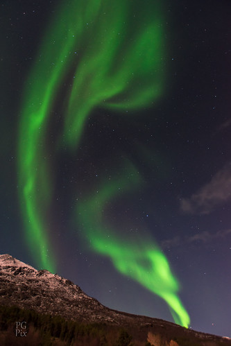 mountain norway night stars lights astro aurora northern borealis tromso troms skibotn