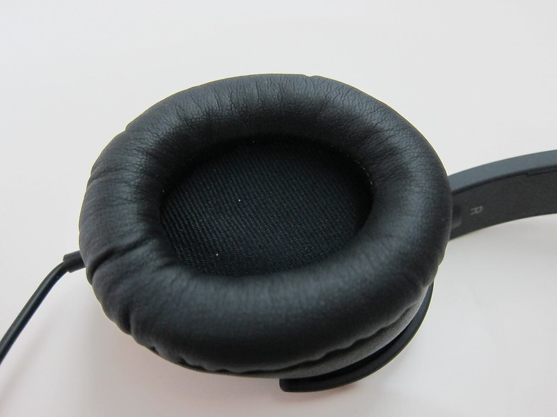 Klipsch Reference R6i On-Ear Headphones - Left Ear Cup
