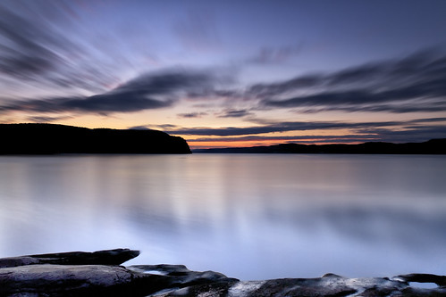 longexposure texture montagne sunrise twilight eau bleu ciel fjord nuage paysage saguenay calme abstrait crépuscule