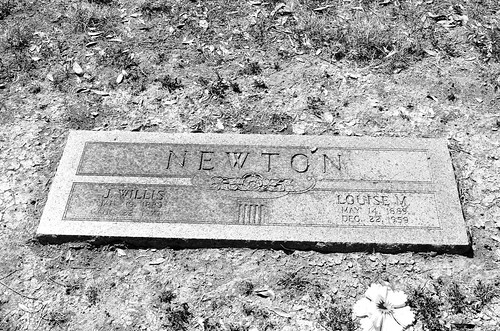 blackandwhite bw film boys cemetery grave movie texas matthew tx tombstone gang newton hillcrest uvalde mcconaughey