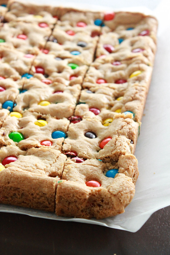 CHEWY M&M COOKIE BARS